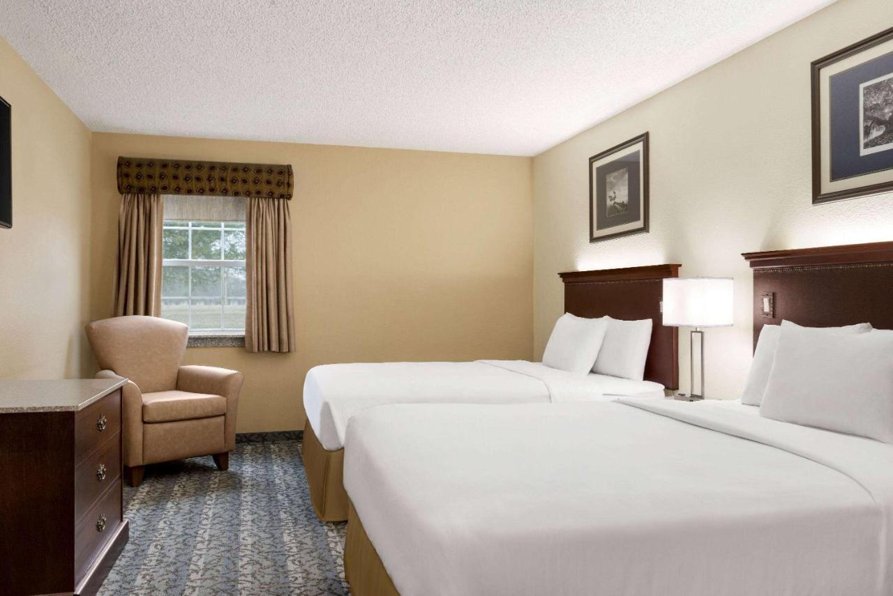 Travelodge By Wyndham Coffeyville Екстериор снимка