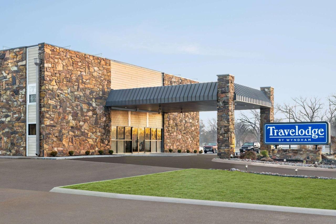 Travelodge By Wyndham Coffeyville Екстериор снимка