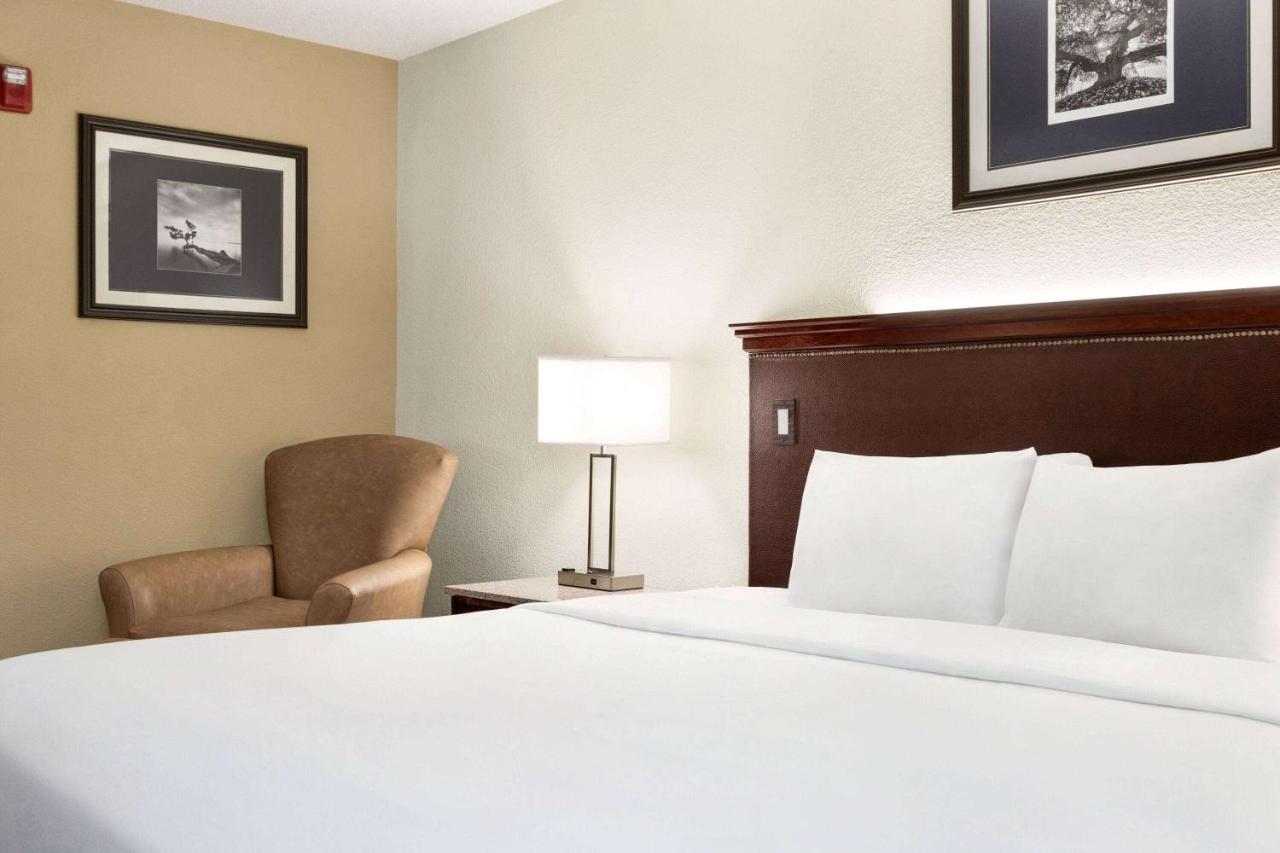 Travelodge By Wyndham Coffeyville Екстериор снимка