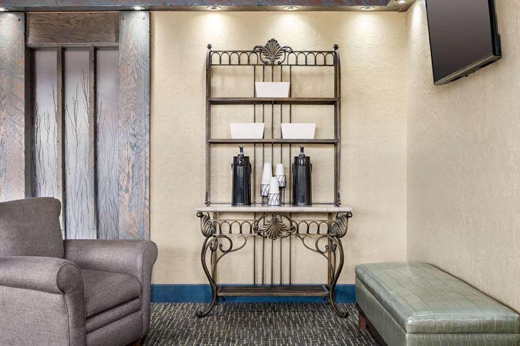 Travelodge By Wyndham Coffeyville Интериор снимка