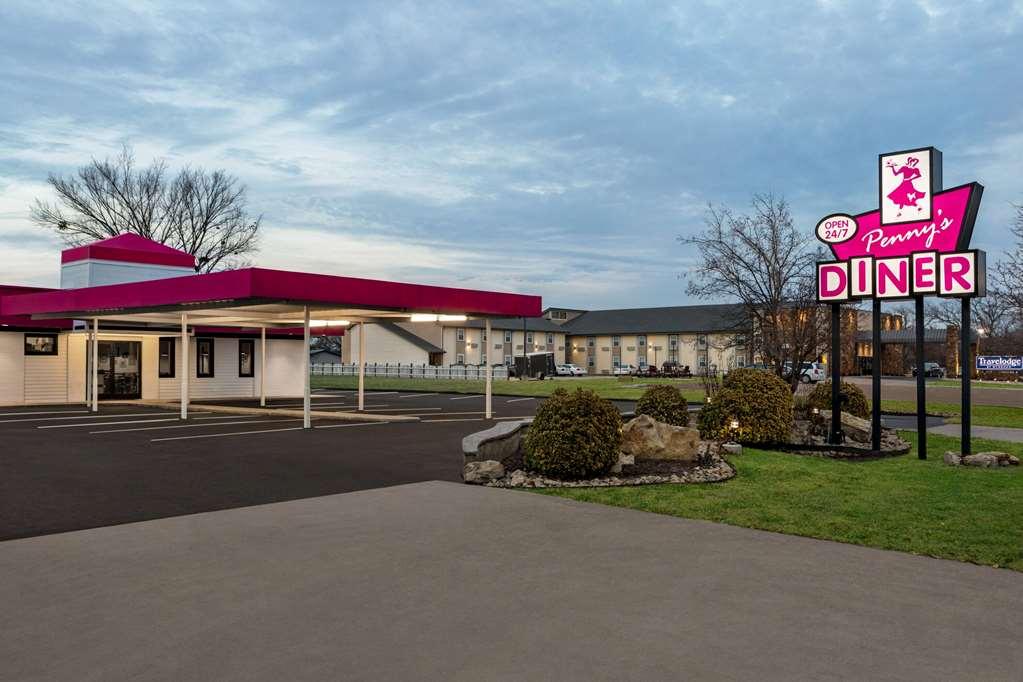 Travelodge By Wyndham Coffeyville Ресторант снимка