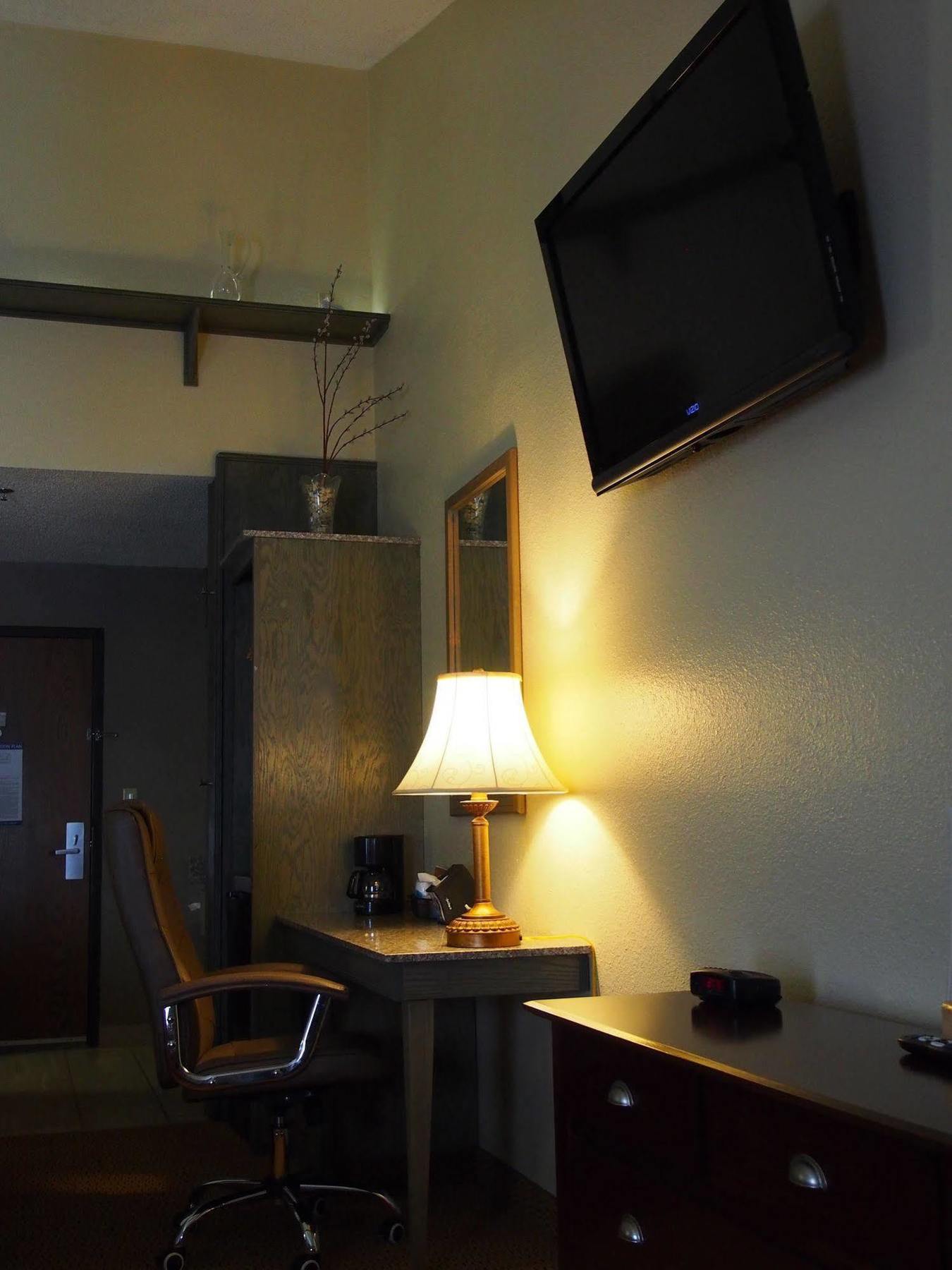 Travelodge By Wyndham Coffeyville Екстериор снимка